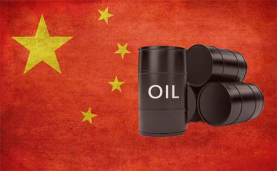 美国真的想后悔了！页岩油产量太多卖不出去，想出口给中国