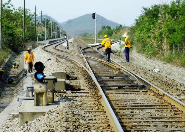 日本援助菲律宾，建“东京式”铁路网!中国呢?