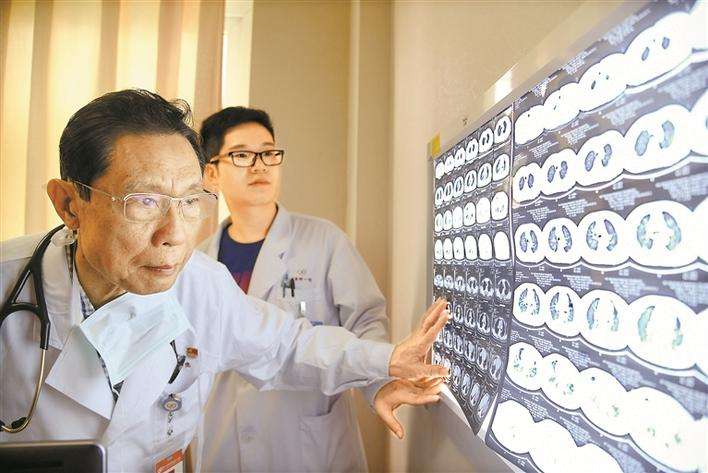 特朗普再“甩锅”！这次不是中国，而是赞扬中国的……